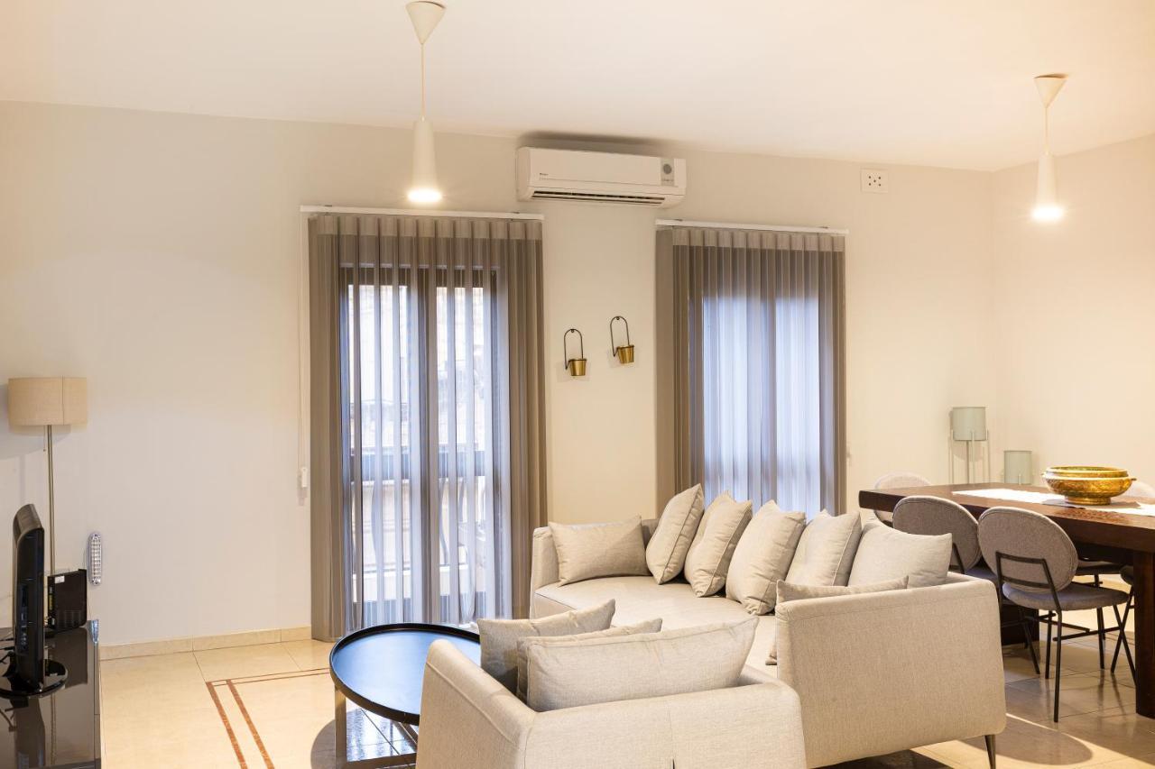 Apartament Just Minutes From The By Jl