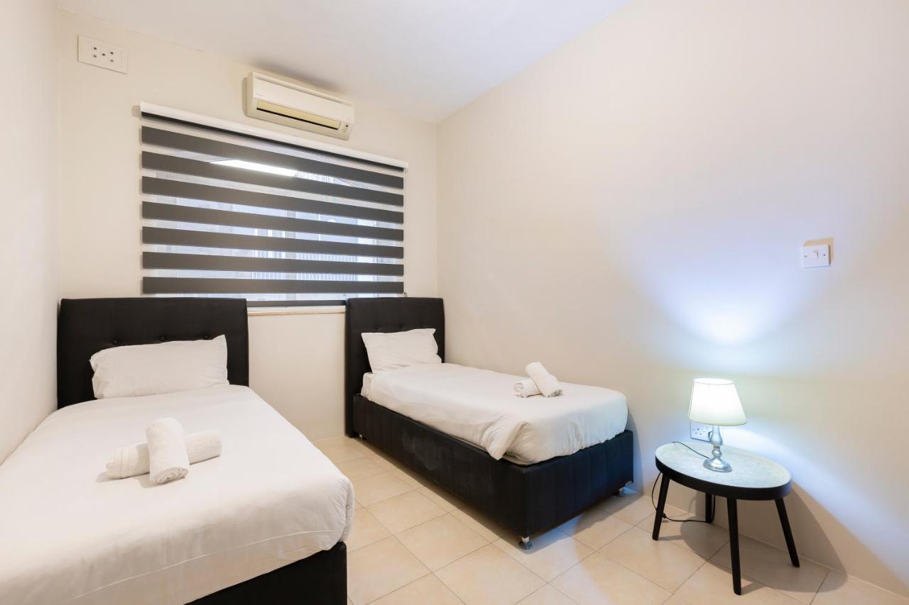 Just Minutes From The By Jl Apartament Sliema