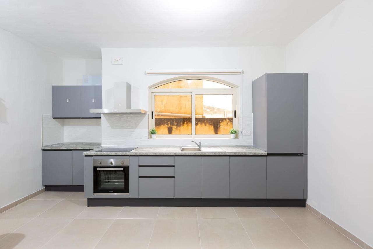 Apartament Just Minutes From The By Jl *