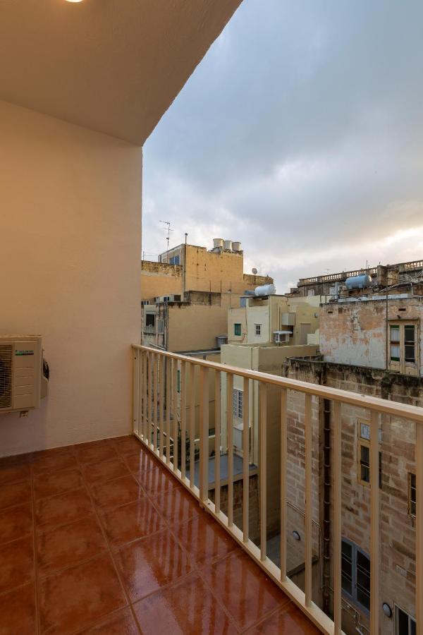 Apartament Just Minutes From The By Jl *